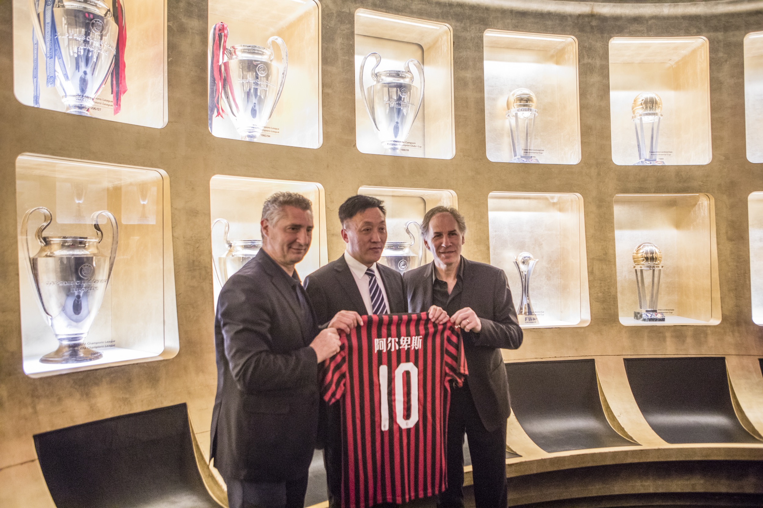 德转列苏格兰球员历史身价前10：罗伯逊8000万欧第1，小麦第2（德转公布苏格兰球员历史身价TOP10：罗伯逊8000万欧居首，小麦位列第二）