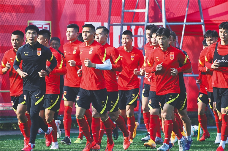 国足官方祝福魏祥鑫：期待以后为中国足球贡献更多力量（中国男足向魏祥鑫送上祝福：期待其未来为中国足球再立新功）