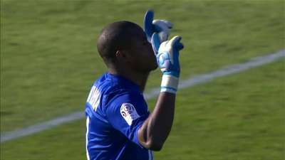 那不勒斯门将罚出时速130公里点球，已成足坛最快点射之一（那不勒斯门将主罚点球时速达130公里，跻身足坛最快点射行列）