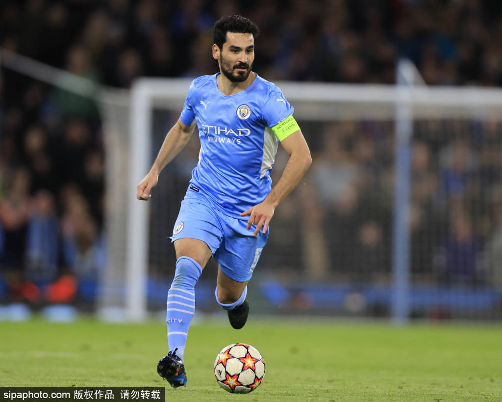 心念老东家！奥斯卡社媒晒照观看海港vs柔佛亚冠比赛（奥斯卡社媒晒照观海港vs柔佛亚冠，心系老东家）