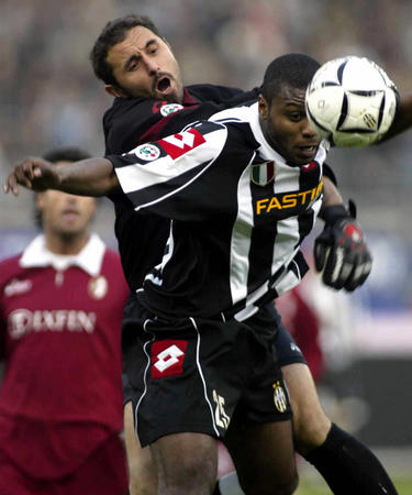 17岁中国少年在美高中拍运动,还清器材贷款（17岁中国少年在美高中拍摄体育赛事，已还清设备贷款）