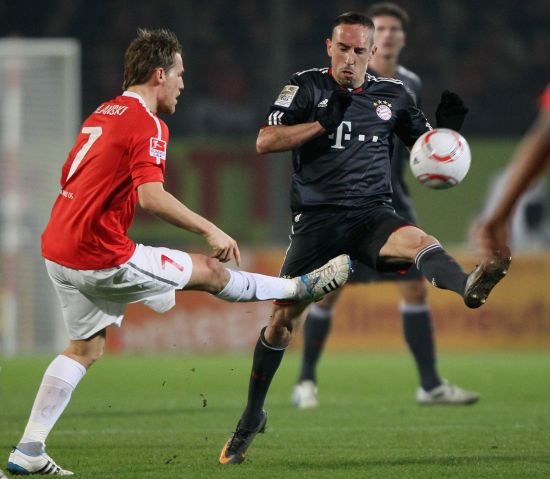 记者：萨拉赫不会随队出征国米，决定由高层和斯洛特共同作出（记者：萨拉赫无缘随队征战国米，决策由高层与斯洛特共同拍板）