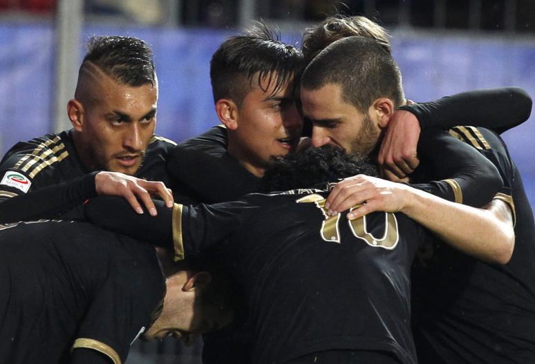 篮球CBA赛场出现精彩扣篮（CBA赛场上演震撼扣篮秀）