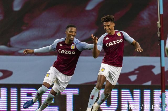 德转统计五大联赛最年长戴帽前10：莱万第8，C罗两度上榜（德转盘点五大联赛最年长帽子戏法TOP10：莱万位列第八，C罗两次入围）