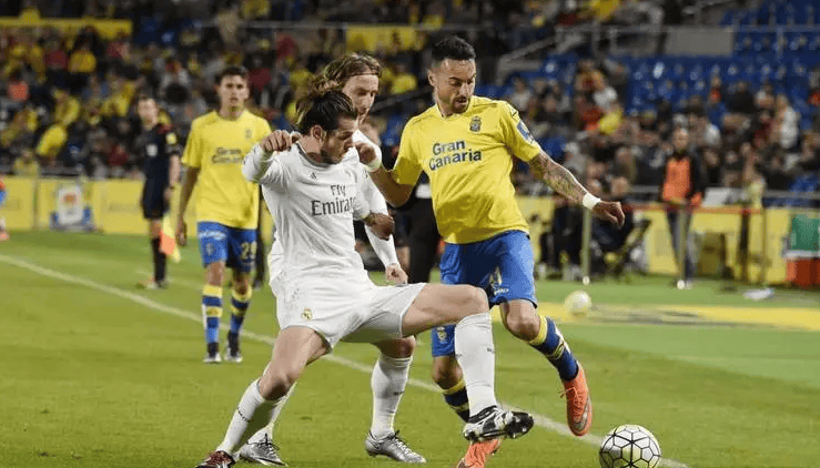 火箭哈登末节爆发连得15分（哈登末节大爆发 连续砍下15分）